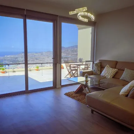 Superb And Relaxing View Over The Bay & Mountains Of Funchal. Bbq & Wifi Madeira Island