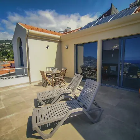 Superb And Relaxing View Over The Bay & Mountains Of Funchal. Bbq & Wifi Διαμέρισμα
