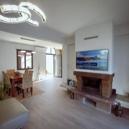 Apartment Superb And Relaxing View Over The Bay & Mountains Of Funchal. Bbq & Wifi