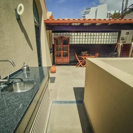 Apartment Superb And Relaxing View Over The Bay & Mountains Of Funchal. Bbq & Wifi *