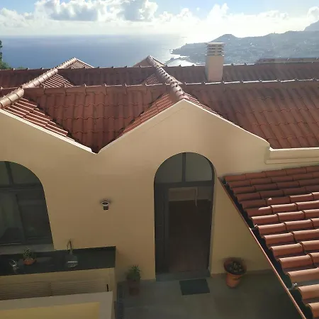 Superb And Relaxing View Over The Bay & Mountains Of Funchal. Bbq & Wifi Madeirã