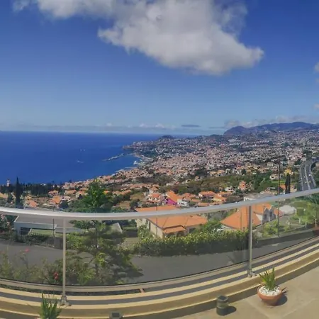 Superb And Relaxing View Over The Bay & Mountains Of Funchal. Bbq & Wifi Apartment *