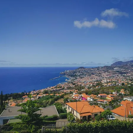 Διαμέρισμα Superb And Relaxing View Over The Bay & Mountains Of Funchal. Bbq & Wifi *